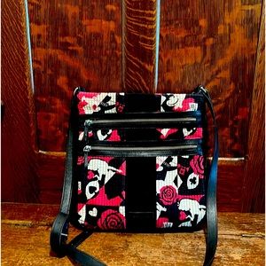 Vera Bradley Disney Alice In Wonderland Crossbody